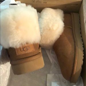 Ugg boots never worn